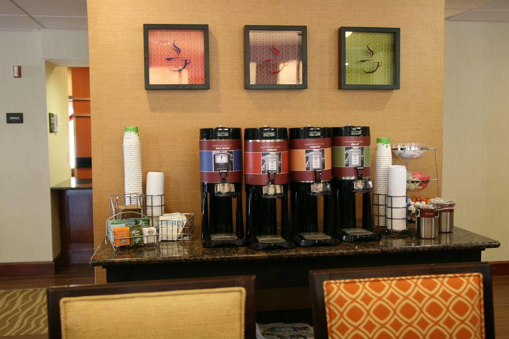 Hampton Inn Манхэттен Экстерьер фото