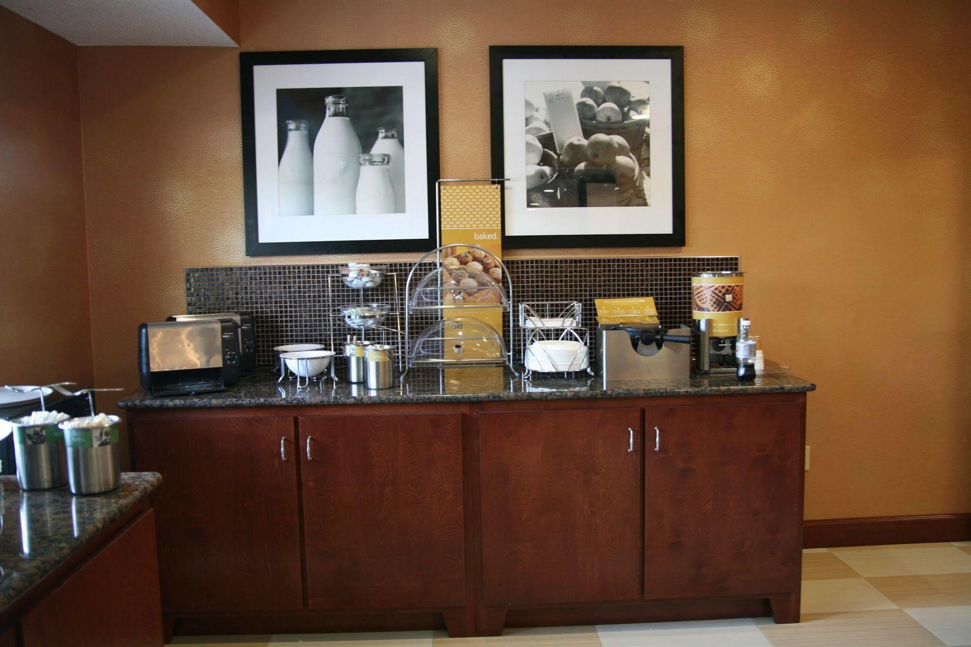 Hampton Inn Манхэттен Экстерьер фото