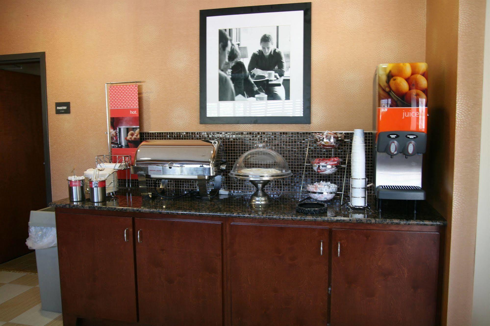 Hampton Inn Манхэттен Экстерьер фото