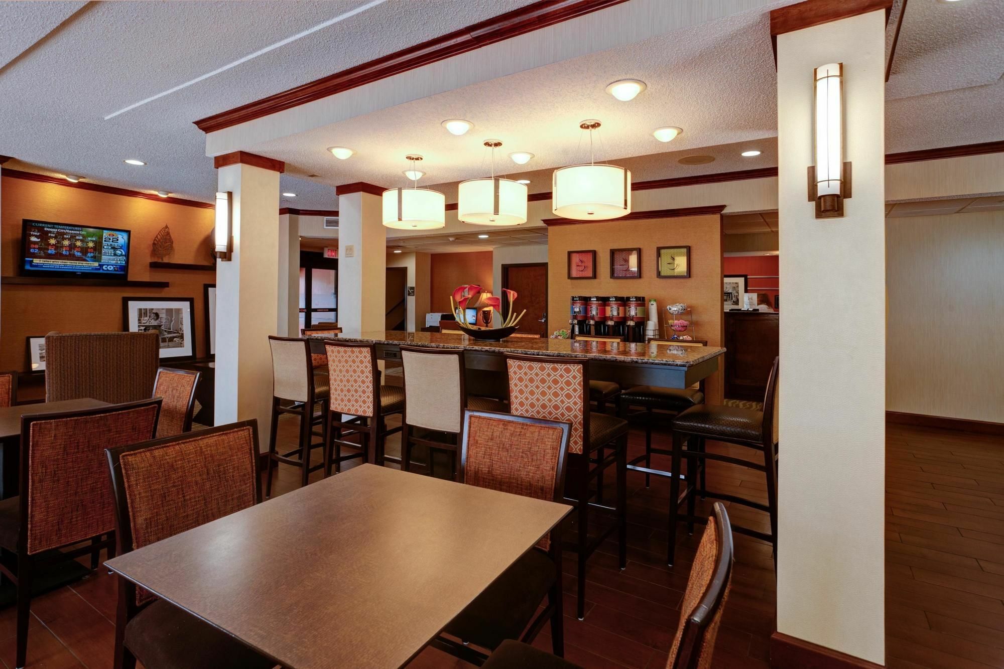 Hampton Inn Манхэттен Экстерьер фото